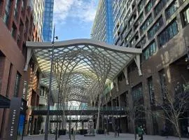 Cost Effective Stay in Core Downtown Queen-King St-Self Checkin & Free Wifi