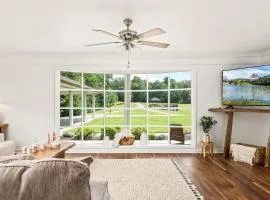 Dream Estate with Pool, Bonfire & 100 Acres Nature
