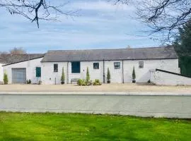 3 Bed Barn - Sleeps 4 - Parking - Golf - Alpacas
