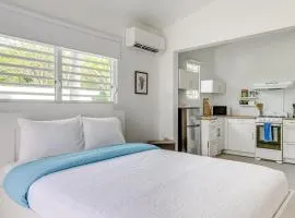Hillside Vieques Casita w/ Pool & Hot Tub Access!