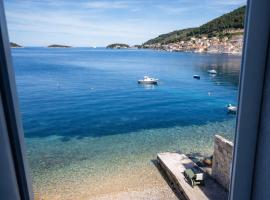 The Wave Seafront Apartment Vis，位于维斯的酒店