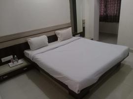 Hotel Paras，位于朱纳格特的酒店