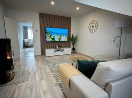 Cosy Flat in Pärnu Near Beach & Center，位于派尔努的酒店