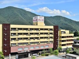 戸倉上山田温泉ホテル圓山荘，位于千曲市的酒店