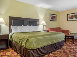 Quality Inn Bloomington Near University，位于布卢明顿的酒店