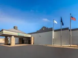 底特律都会机场温德姆花园酒店