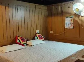Accepting Only Foreign Guest Bookings , Couples Call to Pool Vibe 7994!64950