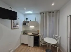 Studio neuf et chic Puteaux La Défense