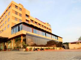 Hotel Mittal Paradise，位于乌贾因的酒店
