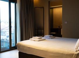 Ku Private Milano，位于佩罗的酒店