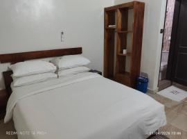 ERYL Hôtel，位于亚穆苏克罗的酒店