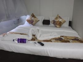 Hotel Savera INN，位于Ambli Road的酒店