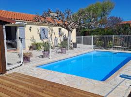 Maison de vacances avec 4 chambres-Piscine-Clim-WiFi，位于Claira的酒店