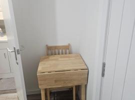 Rose Acre Home Basildon，位于巴塞尔顿的酒店