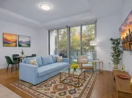 Downtown Tulsa Executive Suite Sleeps 6 Gym Co-Work & Lounge Access