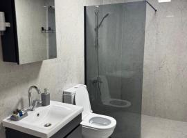 Atakoru Luxury Suites Yasamkent Brand New Modern Comfort，位于Alacaatlı的酒店