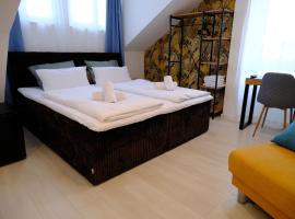 Villa Vaicun - Boutique Rooms，位于罗拉赫的酒店