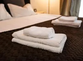 Seyra Home Studio - Modern Flat Pool Free Parking Self Check-in