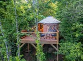 Holly Hideaway