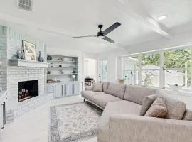 Lake Grove Retreat