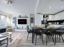 Contractor 4-Bed | FREE Parking | Wi-Fi | Hemel