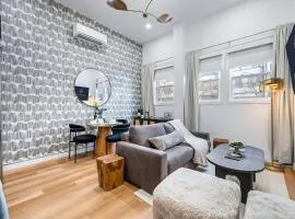 The McCaul by Casa Hotels - Cozy Queen Suite with Laundry in DT