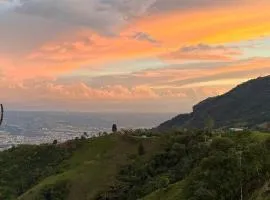 Casa Alta Colombia, ecolodge con vistas, Pereira