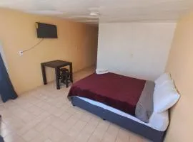Hospedaje Casa Vazquez Sucursal Gardenia