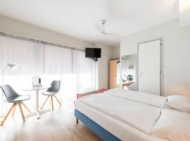 Hotel Atlantico self check-in，位于卢加诺的酒店