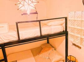 My Sisters House - Female only，位于萨尤利塔的酒店