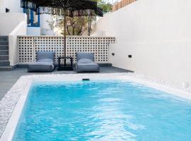 Aidani Luxurious Rooms，位于弗通的酒店