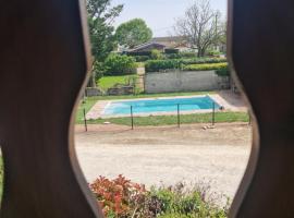 La ferme de Rapan Pérouges，位于佩鲁日的酒店