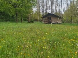 Deer Barn Retreats，位于Hockworthy的酒店