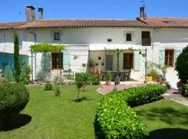 Large 3 bedroom Cottage near Ruffec