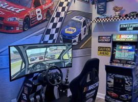 The Checkered Flag Inn，位于Blakeslee的酒店