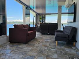 Lydia's House, Samal beach front apartments，位于Kaputian的酒店