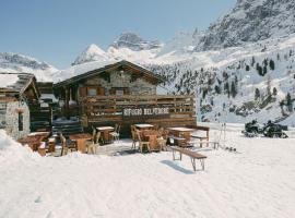Rifugio Baita Belvedere，位于尚波吕克的酒店