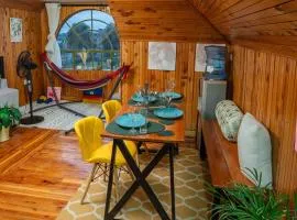 Kendi Stays - Rustic Penthouse Attic