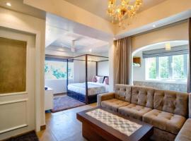 Hotel Pajaros Blu，位于卡兰古特的酒店