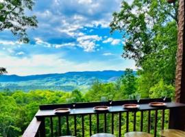 VIEWS - Spring sale! - King Bed - Pets Welcome，位于汤森德的酒店