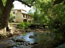Moulin de Carrière, dans un parc de 2 hectares à Uzès