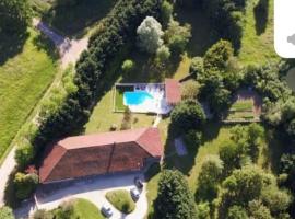 studio 2 spacieux 1à4 pers，位于Marboz的酒店