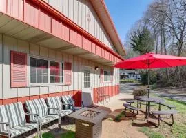 ‘The WCU Hideout' Cozy Escape- 1 Mi to Campus