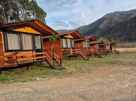 Wooden Villas Karme，位于Koman的酒店