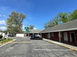 Economy 7 Inn Near Hampton University VA