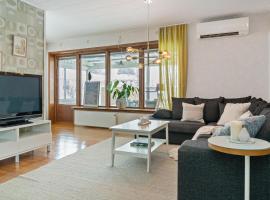 Centralt belägen villa i Öjebyn, Piteå，位于皮特奥的酒店