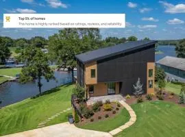 6BR Lakefront Mansion Private Dock, Kayaks, Gym!