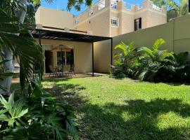 Private Fresh Pool, Huge Garden, Xcalacoco Beach，位于普拉亚卡门的酒店