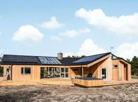 Nice Home In Vejers Strand With Wifi