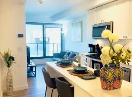 Downtown Condo, Stylish Comfy